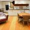 Annie the Annex, A self contained home from home fully equipped space with street parking - Ilkeston