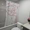 New built house, Stay in Style Guest Suite, 2bedroom, 2bed, 2bath