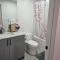 New built house, Stay in Style Guest Suite, 2bedroom, 2bed, 2bath