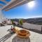La Orza, Frigiliana Luxury center townhouse with pool and parking HansOnHoliday Rentals
