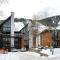 Fifth Avenue Unit 9, Cool, Contemporary Condo 2 Blocks from the Ski Slopes. Fireplace & Patio!