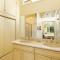 Clarendon Unit 2, Beautiful Townhouse, Expansive Living Area, Vaulted Ceilings, Private Patio