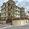 RS VILLA SHARE APARTMENT with private room ,good wifi, 150mts to beaches bus stop, - Flic-en-Flac