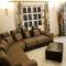 RS VILLA SHARE APARTMENT with private room ,good wifi, 150mts to beaches bus stop, - Flic-en-Flac