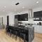 Luxurious 4bd home sleeps 12 minutes to downtown with parking - 纳什维尔