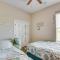 Covered Patio and Yard Texas Escape in Keene - كيلبورن