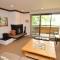 Riverview Unit 8, All the Essentials Riverside Condo with Access to Pool & Hot Tub - أسبين