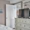 Pet-friendly 2-bed Condo With Amazing Waterfront Views
