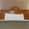 Rodeway Inn Terre Haute near University