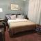 Cozy Lakeside Getaway - Outdoor Theater - Free Early Check-In- 4min to Silver Dollar City
