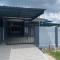 DHUHA HOMESTAY PRIVATE SWIMMING POOL - 甘文丁