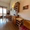 Mini T2 Duplex avec balcon à Barcelonnette, 1 km centre, idéal pour 4 pers., Animaux interdits - FR-1-165A-27 - بارسلونات