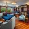 Irish Cottage Inn & Suites