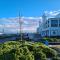 Rockcliffe Retreat, Stylish Coastal Apartment - Whitley Bay