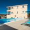 Apartments Villa Laguna with pool - Ražanj