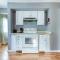 Humble home with free breakfast offered if requested! - Chicopee