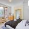 Bridgwater Bliss: 6-Bedroom Haven for Large Groups