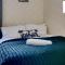 Spacious 6-Bedroom House with Parking in Bridgwater Ideal for Contractors & Group Stays