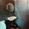 Mr Black & Ms White -Self Check in accommodation