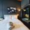 Mr Black & Ms White -Self Check in accommodation - Pom Prap