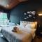 Mr Black & Ms White -Self Check in accommodation