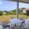 Friars beach - Luxurious unit by the beach
