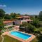 Rustic villa Catarina with pool in Tinjan