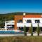 Modern villa Aria with pool and jacuzzi in Visnjan - فيشنيان