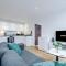 NEW! Stylish 2-bed apartment in Manchester by 53 Degrees Property - Amazing location, Ideal for Small Groups - Sleeps 4! - Manchester