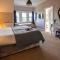The Elmfield, 8 Bed Villa with heated indoor Swimming Pool and Cocktail Bar - 伊尔弗勒科姆