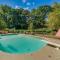 Pet-Friendly Vacation Rental in Hickory with Pool! - هيكوري