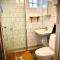 Scenic small guesthouse on horse farm by the lake - 弗罗索
