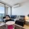 Flemington Filly - Bright Abode with Sweeping Views - Melbourne