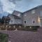 Loving Home away from home, 6 Bedrooms, 8 Beds