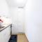 2203 Modernes Studio mit Balkon