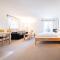 3206 Bequemes und helles Studio