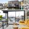 Cosy tiny houseboats near beach and restaurants by Weltevreden Experience