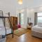 Contractors & Pets Welcome - Sleeps 1-4, less than 1 mile from M606, Ideal for Longer Stays - 克莱克西顿