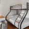 Contractors & Pets Welcome - Sleeps 1-4, less than 1 mile from M606, Ideal for Longer Stays - 克莱克西顿