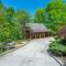 Cozy Cove Cabin Pet Friendly & Creek Access - Marion