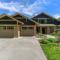 Fireside Retreat Hot Tub, Game Area, Fire Pit & Mountaintop Views!