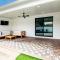 Beautiful Large Home + Pool - Los Angeles