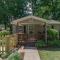 Charming Pet-Friendly Cottage Walkable to Town! - 黑山
