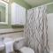 Charming Pet-Friendly Cottage Walkable to Town!