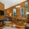 Charming Pet-Friendly Cottage Walkable to Town!