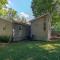 Charming Pet-Friendly Cottage Walkable to Town! - 黑山