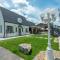 Charming Pet-Friendly Cottage Walkable to Town!