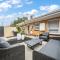 One Tea House - Contemporary Cityside Comfort