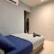 NEW Spacious HAUS 4R 8pax WiF-S Pic-Airport - Bayan Lepas