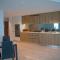 2 Bed 2 Bath Apartment in CBD with car park